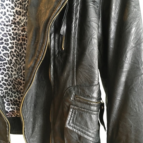 PRETTY GOOD BLACK JACKET - Picture 2 of 4